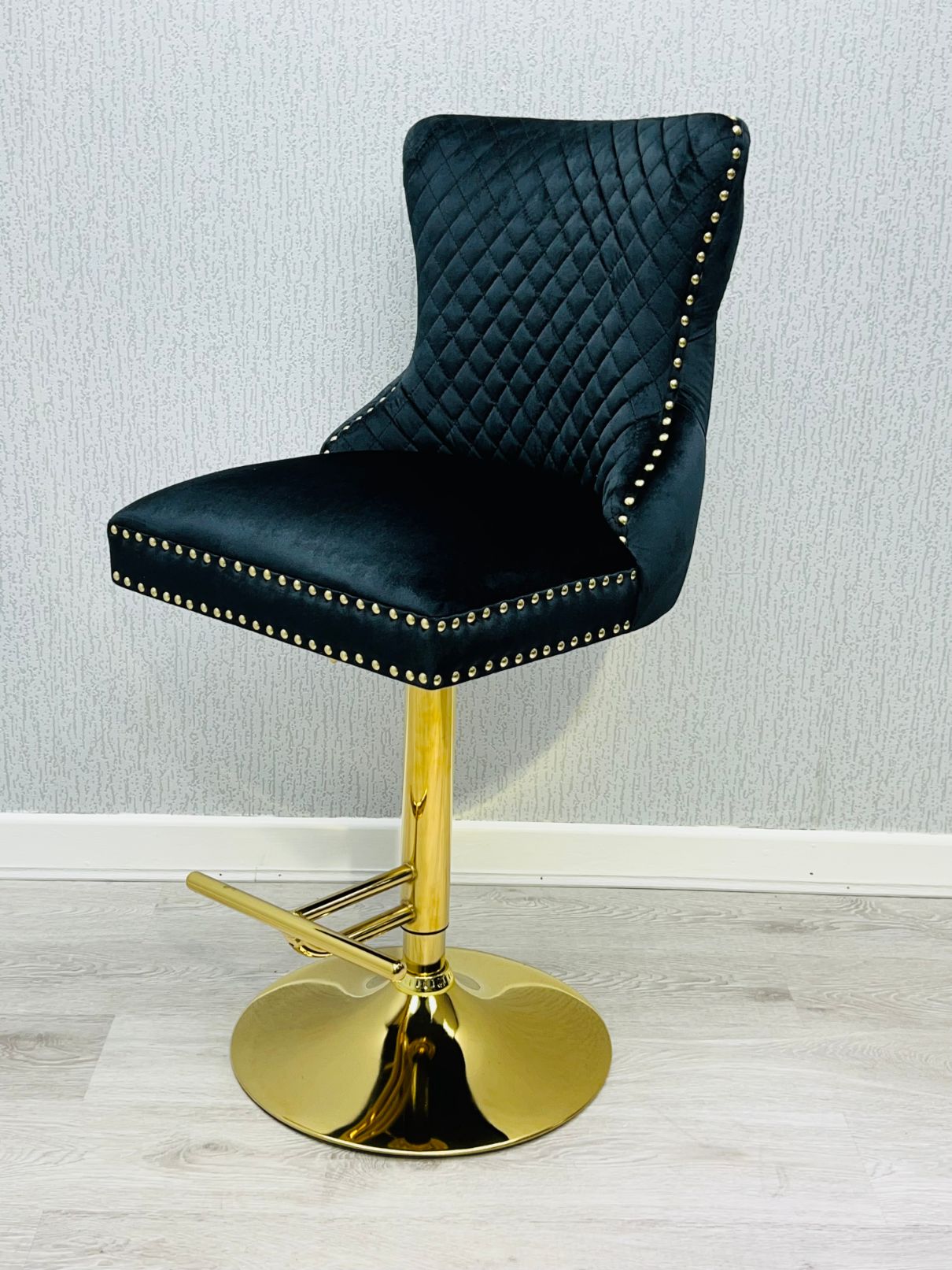 Vouge Black Ring Knocker Bar Stool